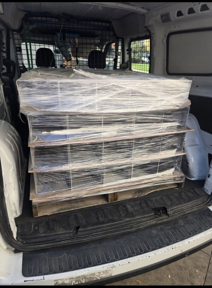 MG Express delivery team